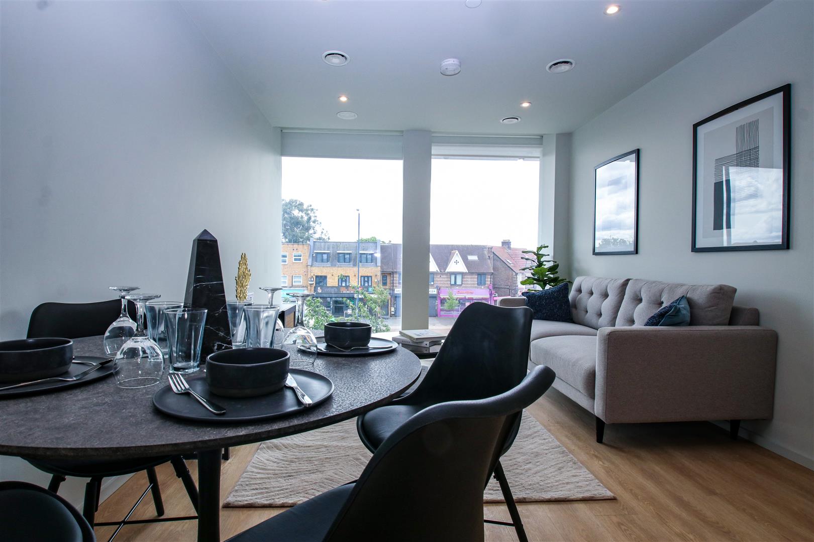 785 Bath Road, Hounslow